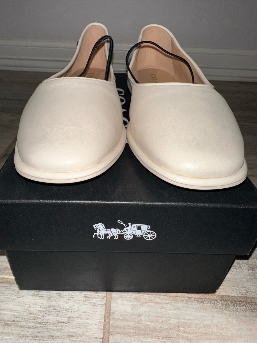 Coach Women's Ivory Leather Emilia Mary Jane Flats 🥿 - Picture 6 of 10